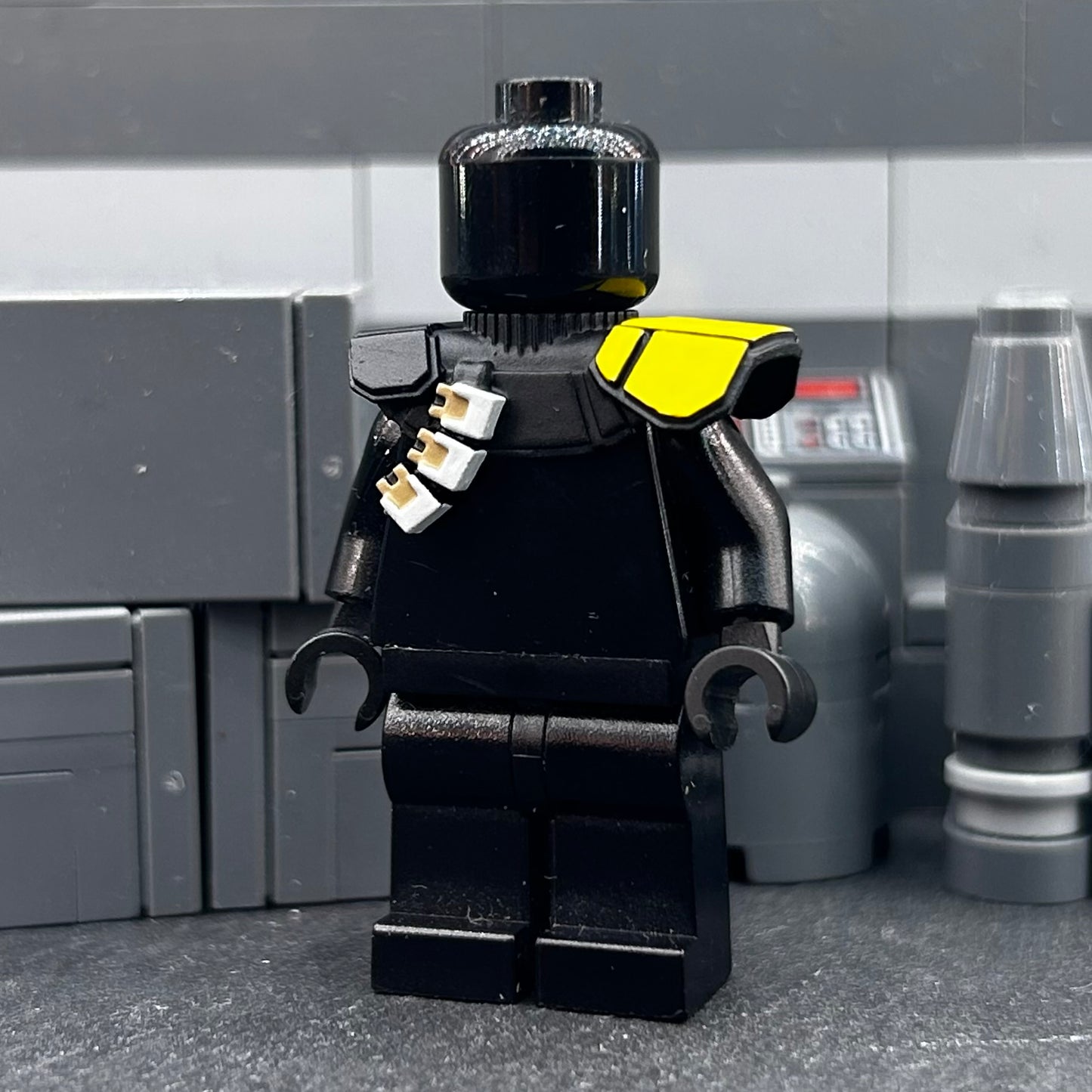 Pauldrons 327th Bright Yellow