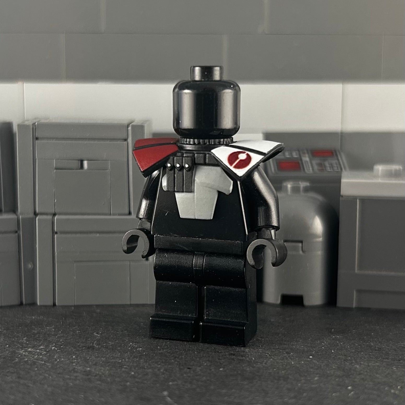 Arc Trooper pauldrons with chestplate - the-french-decalers