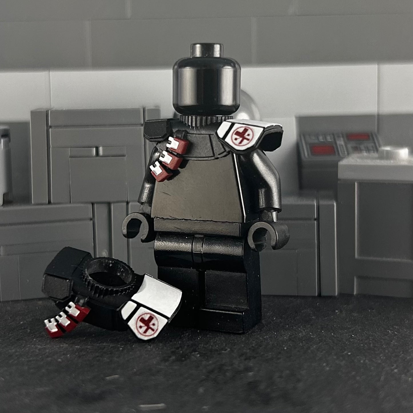 Pauldrons Medic