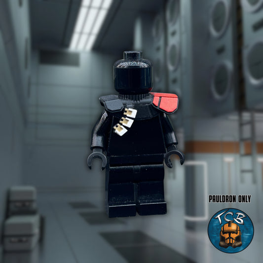 Commander Deviss Pauldron