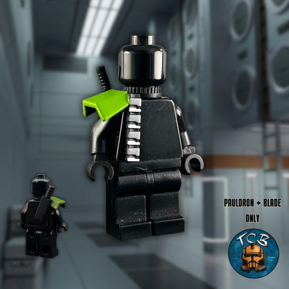 Commander Grey Pauldron